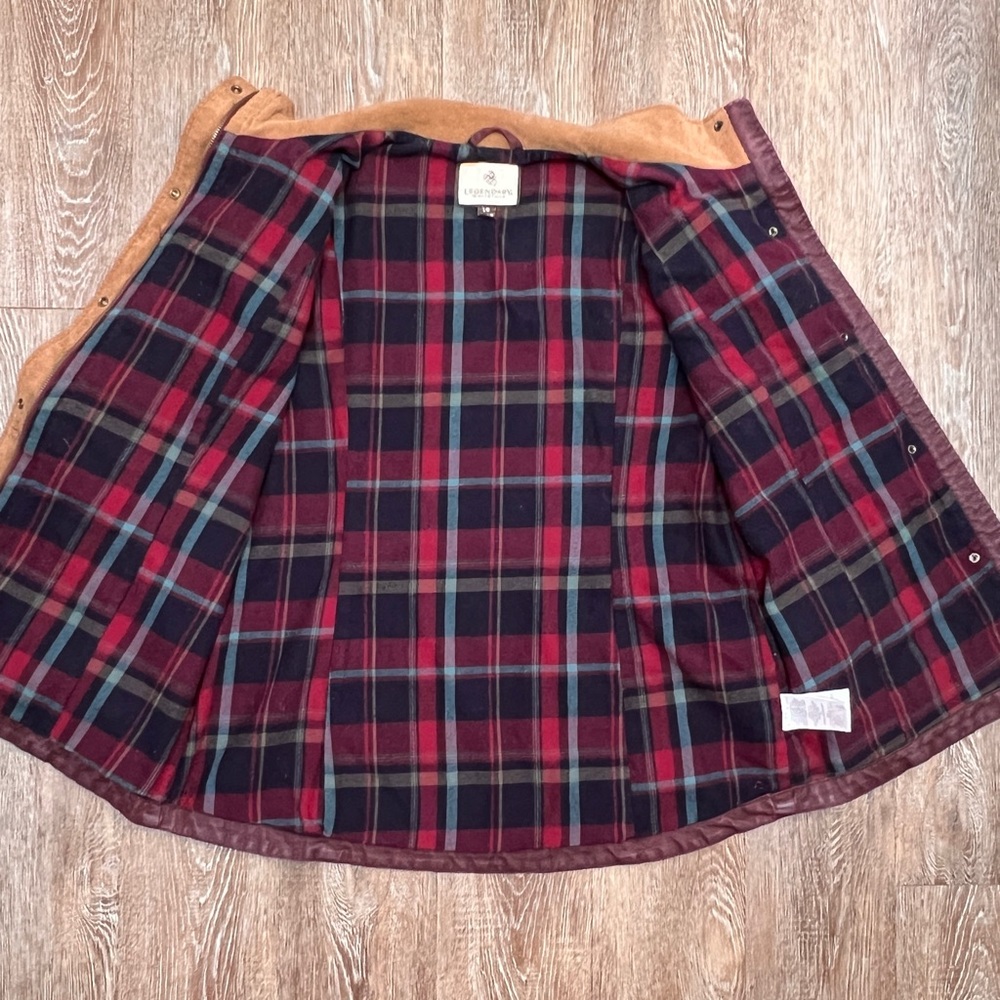 Legendary Whitetails Women’s Saddle Country Shirt Jacket - Maroon/Tan - Large - Picture 3 of 11